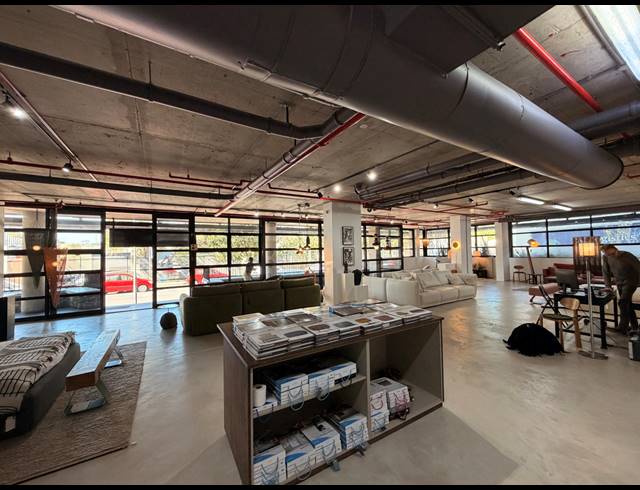 253M² RETAIL TO LET IN DE WATERKANT